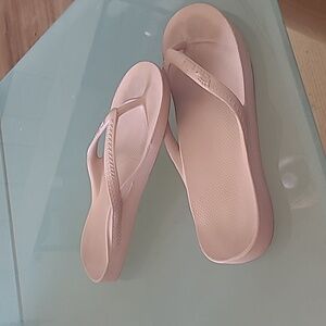 Archies flip flops size 6